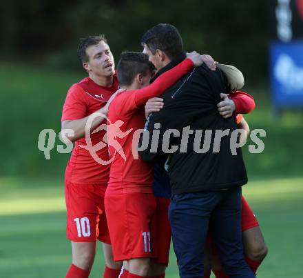 Fussball. Kaerntner Liga. Atus Ferlach gegen SAK. Torjubel Ernst Golautschnig (Ferlach). Ferlach, 29.10.2016.
Foto: Kuess
---
pressefotos, pressefotografie, kuess, qs, qspictures, sport, bild, bilder, bilddatenbank