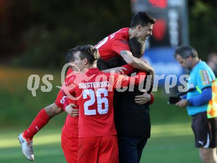 Fussball. Kaerntner Liga. Atus Ferlach gegen SAK. Torjubel Ernst Golautschnig (Ferlach). Ferlach, 29.10.2016.
Foto: Kuess
---
pressefotos, pressefotografie, kuess, qs, qspictures, sport, bild, bilder, bilddatenbank