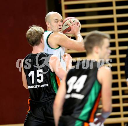 Basketball 2. Bundesliga. GD 4. Runde KOS Celovec gegen Basket Flames.  Vjeran Soldo (KOS Celovec),  Koroschitz Paul (Basket Flames). Klagenfurt, am 29.10.2016.
Foto: Kuess
---
pressefotos, pressefotografie, kuess, qs, qspictures, sport, bild, bilder, bilddatenbank