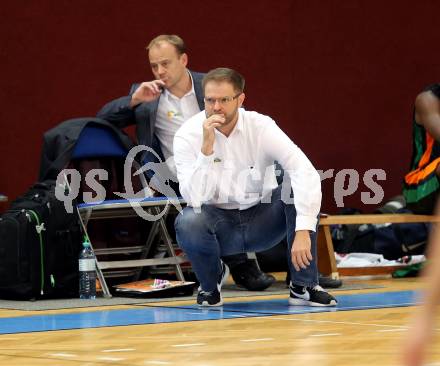 Basketball 2. Bundesliga. GD 4. Runde KOS Celovec gegen Basket Flames.  Trainer Christian Kreidl  (Basket Flames). Klagenfurt, am 29.10.2016.
Foto: Kuess
---
pressefotos, pressefotografie, kuess, qs, qspictures, sport, bild, bilder, bilddatenbank