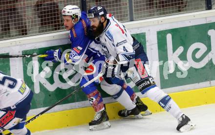 EBEL. Eishockey Bundesliga. VSV gegen	Fehervar AV 19. Patrick Platzer,  (VSV), Antonin Manavian (Alba Volan). Villach, am 30.10.2016.
Foto: Kuess

---
pressefotos, pressefotografie, kuess, qs, qspictures, sport, bild, bilder, bilddatenbank