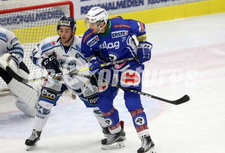 EBEL. Eishockey Bundesliga. VSV gegen	Fehervar AV 19. Benjami Petrik,  (VSV), Chris Owens (Alba Volan). Villach, am 30.10.2016.
Foto: Kuess

---
pressefotos, pressefotografie, kuess, qs, qspictures, sport, bild, bilder, bilddatenbank