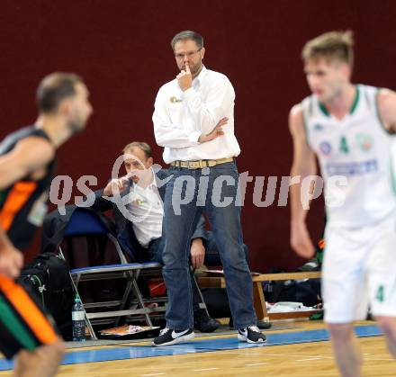 Basketball 2. Bundesliga. GD 4. Runde KOS Celovec gegen Basket Flames.  Trainer Christian Kreidl (Basket Flames). Klagenfurt, am 29.10.2016.
Foto: Kuess
---
pressefotos, pressefotografie, kuess, qs, qspictures, sport, bild, bilder, bilddatenbank