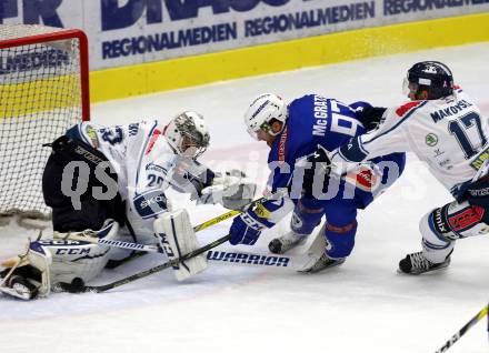 EBEL. Eishockey Bundesliga. VSV gegen	Fehervar AV 19. Evan McGrath, (VSV), Zoltan Hetenyi, David Makowski  (Alba Volan). Villach, am 30.10.2016.
Foto: Kuess

---
pressefotos, pressefotografie, kuess, qs, qspictures, sport, bild, bilder, bilddatenbank