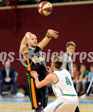 Basketball 2. Bundesliga. GD 4. Runde KOS Celovec gegen Basket Flames.  Erculj Ziga (KOS Celovec), Seel Philipp (Basket Flames). Klagenfurt, am 29.10.2016.
Foto: Kuess
---
pressefotos, pressefotografie, kuess, qs, qspictures, sport, bild, bilder, bilddatenbank