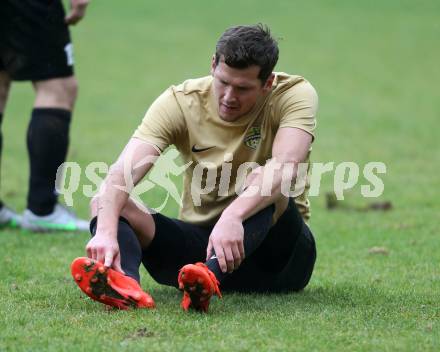 Fussball. Kaerntner Liga. Atus Ferlach gegen Koettmannsdorf. Christoph Pibal (Koettmannsdorf). Ferlach, 5.11.2016.
Foto: Kuess
---
pressefotos, pressefotografie, kuess, qs, qspictures, sport, bild, bilder, bilddatenbank