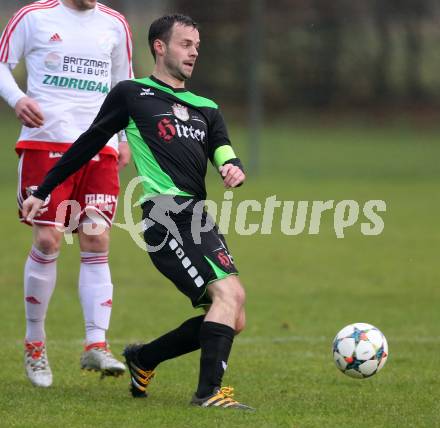 Fussball Unterliga Ost. St. Michael/Bleiburg gegen Kraig.  Patrick Rene Striednig  (Kraig). St. Michael ob Bleiburg, am 6.11.2016.
Foto: Kuess
---
pressefotos, pressefotografie, kuess, qs, qspictures, sport, bild, bilder, bilddatenbank