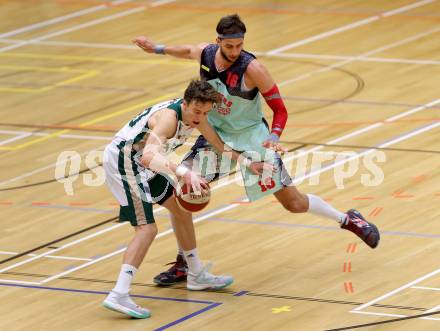 Basketball 2. Bundesliga. GD 5. Runde. Villach Raiders gegen Dornbirn Lions.  Marko Kolaric,  (Villach), Henry Robert Newell (Dornbirn). Villach, am 5.11.2016.
Foto: Kuess
---
pressefotos, pressefotografie, kuess, qs, qspictures, sport, bild, bilder, bilddatenbank