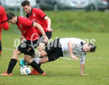 Fussball. Kaerntner Liga. Maria Saal gegen Spittal. Markus Appe, Sebastian Kaiser (Maria Saal), Patrick Markus Unterlerchner (Spittal). Maria Saal, 5.11.2016.
Foto: Kuess
---
pressefotos, pressefotografie, kuess, qs, qspictures, sport, bild, bilder, bilddatenbank