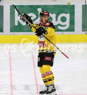 EBEL. Eishockey Bundesliga. VSV gegen	UPC Vienna Capitals. Torjubel Dominic Hackl (Vienna Capitals). Villach, am 10.11.2016.
Foto: Kuess

---
pressefotos, pressefotografie, kuess, qs, qspictures, sport, bild, bilder, bilddatenbank