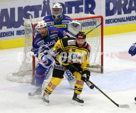 EBEL. Eishockey Bundesliga. VSV gegen	UPC Vienna Capitals. Evan McGrath, Olivier Roy,  (VSV), Jerry Pollastrone (Vienna Capitals). Villach, am 10.11.2016.
Foto: Kuess

---
pressefotos, pressefotografie, kuess, qs, qspictures, sport, bild, bilder, bilddatenbank