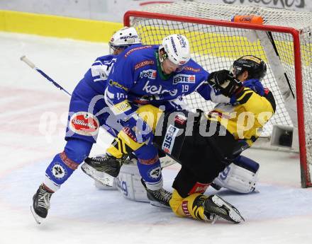 EBEL. Eishockey Bundesliga. VSV gegen	UPC Vienna Capitals. Stefan Bacher, (VSV), Jonathan Ferland (Vienna Capitals). Villach, am 10.11.2016.
Foto: Kuess

---
pressefotos, pressefotografie, kuess, qs, qspictures, sport, bild, bilder, bilddatenbank