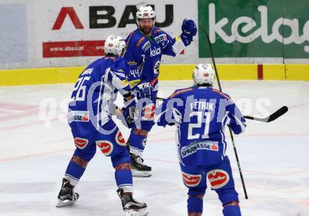 EBEL. Eishockey Bundesliga. VSV gegen	UPC Vienna Capitals. Torjubel Olivier Latendresse, Jan Urbas, Benjamin Petrik (VSV). Villach, am 10.11.2016.
Foto: Kuess

---
pressefotos, pressefotografie, kuess, qs, qspictures, sport, bild, bilder, bilddatenbank