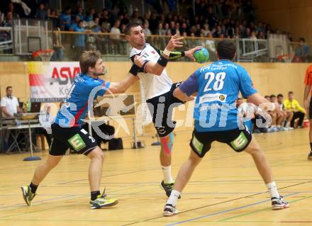 HLA. Handball Bundesliga. SC Ferlach gegen Union JURI Leoben. Nemanja Malovic,  (Ferlach), Andreas Schwarz, Stefan Salbrechter (Leoben). Ferlach, am 11.11.2016.
Foto: Kuess

---
pressefotos, pressefotografie, kuess, qs, qspictures, sport, bild, bilder, bilddatenbank