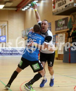 HLA. Handball Bundesliga. SC Ferlach gegen Union JURI Leoben. Risto Arnaudovski,  (Ferlach), Marek Kovacech (Leoben). Ferlach, am 11.11.2016.
Foto: Kuess

---
pressefotos, pressefotografie, kuess, qs, qspictures, sport, bild, bilder, bilddatenbank