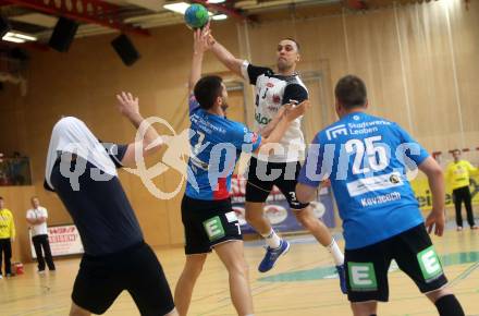 HLA. Handball Bundesliga. SC Ferlach gegen Union JURI Leoben. Risto Arnaudovski,  (Ferlach), Ivan Senta, Marek Kovacech (Leoben). Ferlach, am 11.11.2016.
Foto: Kuess

---
pressefotos, pressefotografie, kuess, qs, qspictures, sport, bild, bilder, bilddatenbank