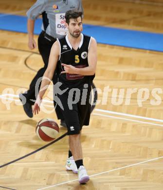 Basketball 2. Bundesliga. GD 6. Runde. KOS Celovec gegen Woerthersee Piraten. Edgar Allesch (Woerthersee Piraten). Klagenfurt, am 12.11.2016.
Foto: Kuess
---
pressefotos, pressefotografie, kuess, qs, qspictures, sport, bild, bilder, bilddatenbank