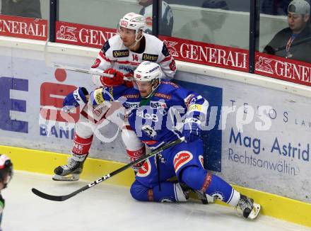 EBEL. Eishockey Bundesliga. VSV gegen	KAC. Jeremie Ouellet Blain, (VSV), Mark Hurturbise (KAC). Villach, am 13.11.2016.
Foto: Kuess

---
pressefotos, pressefotografie, kuess, qs, qspictures, sport, bild, bilder, bilddatenbank