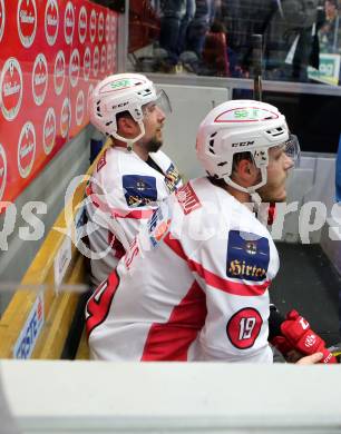 EBEL. Eishockey Bundesliga. VSV gegen	KAC. Stefan Geier, Mitja Robat (KAC). Villach, am 13.11.2016.
Foto: Kuess

---
pressefotos, pressefotografie, kuess, qs, qspictures, sport, bild, bilder, bilddatenbank