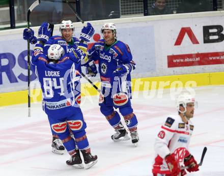 EBEL. Eishockey Bundesliga. VSV gegen	KAC. Torjubel Dustin Johner, Kevin Wehrs, Corey Locke (VSV). Villach, am 13.11.2016.
Foto: Kuess

---
pressefotos, pressefotografie, kuess, qs, qspictures, sport, bild, bilder, bilddatenbank