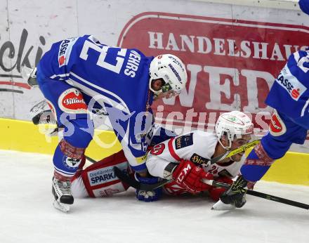 EBEL. Eishockey Bundesliga. VSV gegen	KAC. Kevin Wehrs, (VSV), Steven Strong (KAC). Villach, am 13.11.2016.
Foto: Kuess

---
pressefotos, pressefotografie, kuess, qs, qspictures, sport, bild, bilder, bilddatenbank