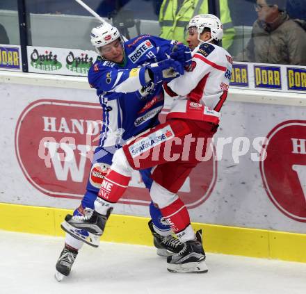 EBEL. Eishockey Bundesliga. VSV gegen	KAC. Stefan Bacher, (VSV), Mark Hurturbise (KAC). Villach, am 13.11.2016.
Foto: Kuess

---
pressefotos, pressefotografie, kuess, qs, qspictures, sport, bild, bilder, bilddatenbank