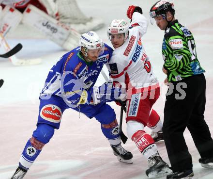 EBEL. Eishockey Bundesliga. VSV gegen	KAC. Philipp Pinter, (VSV), Matthew Neal (KAC). Villach, am 13.11.2016.
Foto: Kuess

---
pressefotos, pressefotografie, kuess, qs, qspictures, sport, bild, bilder, bilddatenbank