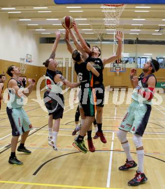 Basketball 2. Bundesliga. GD 7. Runde. Raiders Villach gegen Basket Flames.  Nino Gross, Erik Rhinehart, (Villach), Alturban Dominik, Deimel Jakob (Basket Flames). Villach, am 20.11.2016.
Foto: Kuess
---
pressefotos, pressefotografie, kuess, qs, qspictures, sport, bild, bilder, bilddatenbank