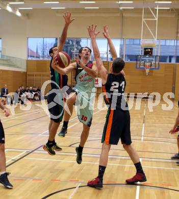 Basketball 2. Bundesliga. GD 7. Runde. Raiders Villach gegen Basket Flames.  Simon Finzgar,  (Villach), Alturban Dominik, Deimel Jakob (Basket Flames). Villach, am 20.11.2016.
Foto: Kuess
---
pressefotos, pressefotografie, kuess, qs, qspictures, sport, bild, bilder, bilddatenbank