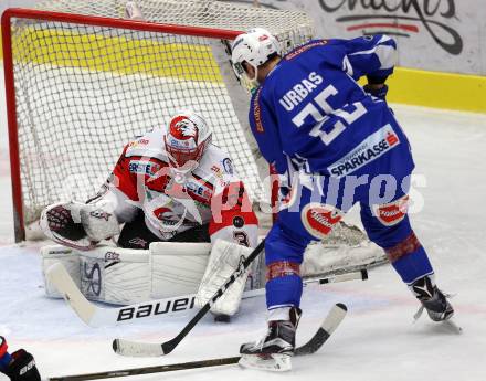 EBEL. Eishockey Bundesliga. VSV gegen	HC Orli Znojmo. Jan Urbas,  (VSV), Marek Schwarz (Znojmo). Villach, am 25.11.2016.
Foto: Kuess

---
pressefotos, pressefotografie, kuess, qs, qspictures, sport, bild, bilder, bilddatenbank