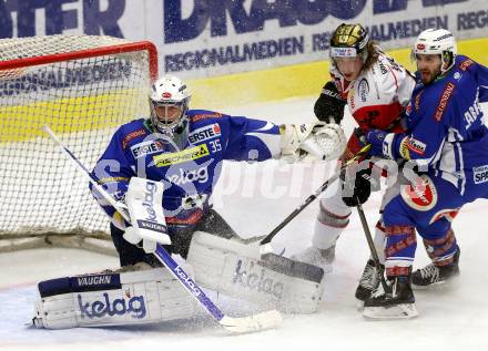 EBEL. Eishockey Bundesliga. VSV gegen	HC Orli Znojmo. Olivier Roy, Samuel Labrecque, (VSV),  Libor Sulak  (Znojmo). Villach, am 25.11.2016.
Foto: Kuess

---
pressefotos, pressefotografie, kuess, qs, qspictures, sport, bild, bilder, bilddatenbank