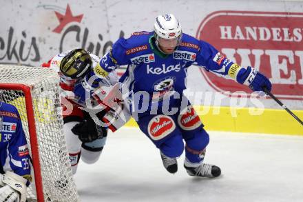 EBEL. Eishockey Bundesliga. VSV gegen	HC Orli Znojmo. Markus Schlacher, (VSV), Jan Seda  (Znojmo). Villach, am 25.11.2016.
Foto: Kuess

---
pressefotos, pressefotografie, kuess, qs, qspictures, sport, bild, bilder, bilddatenbank