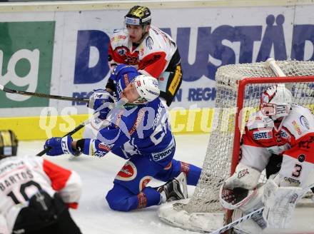 EBEL. Eishockey Bundesliga. VSV gegen	HC Orli Znojmo. Jan Urbas,  (VSV), Dalibor Reznicek (Znojmo). Villach, am 25.11.2016.
Foto: Kuess

---
pressefotos, pressefotografie, kuess, qs, qspictures, sport, bild, bilder, bilddatenbank