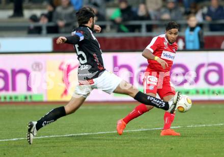 Fussball Bundesliga. RZ Pellets WAC gegen FK Austria Wien. Nemanja Rnic, (WAC), Ismael Tajouri  (Austria Wien). Wolfsberg, am 27.11.2016.
Foto: Kuess

---
pressefotos, pressefotografie, kuess, qs, qspictures, sport, bild, bilder, bilddatenbank