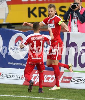 Fussball Bundesliga. RZ Pellets WAC gegen FK Austria Wien.  Torjubel Lucas Henrique Ferreira Venuto, Alexander Gruenwald (Austria Wien). Wolfsberg, am 27.11.2016.
Foto: Kuess

---
pressefotos, pressefotografie, kuess, qs, qspictures, sport, bild, bilder, bilddatenbank