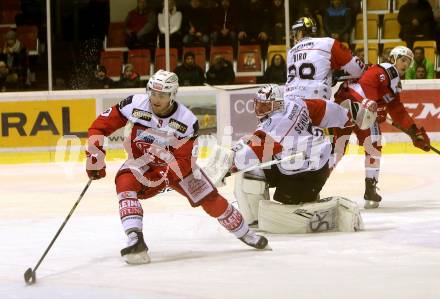 EBEL. Eishockey Bundesliga. KAC gegen 	HC Orli Znojmo. Matthew Neal,  (KAC), Marek Schwarz (Znojmo). Klagenfurt, am 2.12.2016.
Foto: Kuess

---
pressefotos, pressefotografie, kuess, qs, qspictures, sport, bild, bilder, bilddatenbank