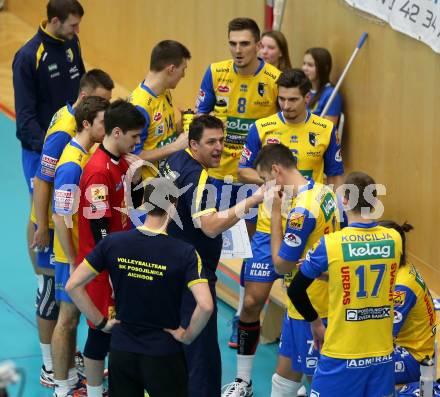 Volleyball Bundesliga. SK Posojilnica Aich/Dob gegen Hypo Tirol. Trainer Matjaz Hafner (Aich/Dob). Bleiburg, 1.12.2016.
Foto: Kuess 
---
pressefotos, pressefotografie, kuess, qs, qspictures, sport, bild, bilder, bilddatenbank