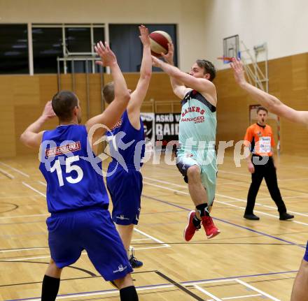 Basketball 2. Bundesliga. GD 9. Runde. Raiders Villach gegen D.C. Timberwolves. Timi Huber (Villach),  Vincent POLAKOVIC, Claudio VANCURA (D.C. Timberwolves). Villach, am 4.12.2016.
Foto: Kuess
---
pressefotos, pressefotografie, kuess, qs, qspictures, sport, bild, bilder, bilddatenbank