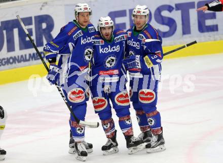 EBEL. Eishockey Bundesliga. VSV gegen	Dornbirner Eishockey Club. Torjubel Samuel Labrecque, Jan Urbas, Dustin Johner (VSV). Villach, am 9.12.2016.
Foto: Kuess

---
pressefotos, pressefotografie, kuess, qs, qspictures, sport, bild, bilder, bilddatenbank