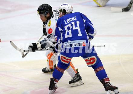 EBEL. Eishockey Bundesliga. VSV gegen	Dornbirner Eishockey Club. Corey Locke, (VSV), Brock McBride (Dornbirn). Villach, am 9.12.2016.
Foto: Kuess

---
pressefotos, pressefotografie, kuess, qs, qspictures, sport, bild, bilder, bilddatenbank