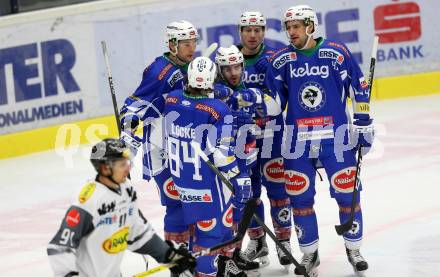 EBEL. Eishockey Bundesliga. VSV gegen	Dornbirner Eishockey Club. Torjubel Samuel Labrecque, Jan Urbas, Dustin Johner, Jeremie Ouellet Blain, Corey Locke (VSV). Villach, am 9.12.2016.
Foto: Kuess

---
pressefotos, pressefotografie, kuess, qs, qspictures, sport, bild, bilder, bilddatenbank