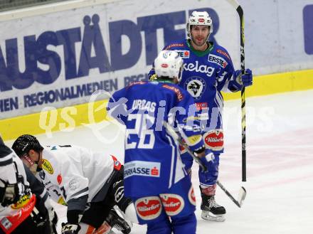 EBEL. Eishockey Bundesliga. VSV gegen	Dornbirner Eishockey Club. Torjubel Samuel Labrecque, Jan Urbas (VSV). Villach, am 9.12.2016.
Foto: Kuess

---
pressefotos, pressefotografie, kuess, qs, qspictures, sport, bild, bilder, bilddatenbank