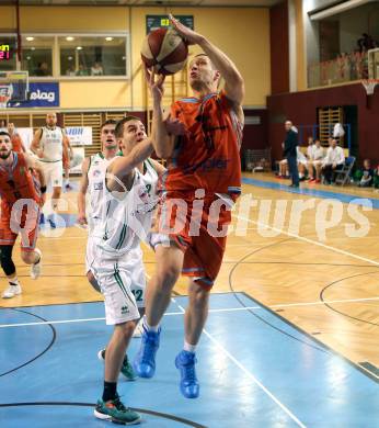 Basketball 2. Bundesliga. GD 10. Runde. KOS Celovec gegen Basket 2000 Vienna. Christian Erschen,  (KOS Celovec), Arnis Servuts (Basket 2000). Klagenfurt, am 10.12.2016.
Foto: Kuess
---
pressefotos, pressefotografie, kuess, qs, qspictures, sport, bild, bilder, bilddatenbank