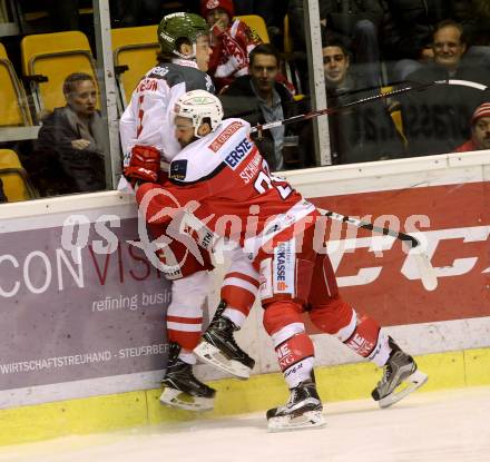 EBEL. Eishockey Bundesliga. KAC gegen 	HCB Suedtirol Alperia. Martin Schumnig, (KAC), Maxwell Everson (Bozen). Klagenfurt, am 16.12.2016.
Foto: Kuess

---
pressefotos, pressefotografie, kuess, qs, qspictures, sport, bild, bilder, bilddatenbank