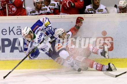 EBEL. Eishockey Bundesliga. KAC gegen 	VSV. Mitja Robar,  (KAC), Markus Schlacher (VSV). Klagenfurt, am 18.12.2016.
Foto: Kuess

---
pressefotos, pressefotografie, kuess, qs, qspictures, sport, bild, bilder, bilddatenbank