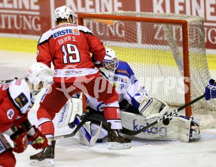 EBEL. Eishockey Bundesliga. KAC gegen 	VSV. Geier Stefan, (KAC), Lukas Herzog (VSV). Klagenfurt, am 18.12.2016.
Foto: Kuess

---
pressefotos, pressefotografie, kuess, qs, qspictures, sport, bild, bilder, bilddatenbank