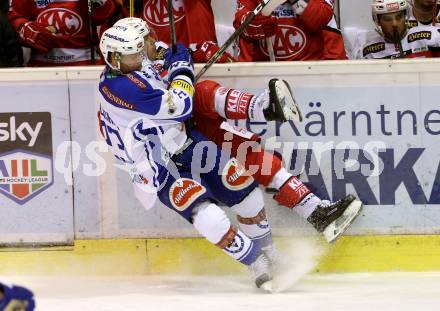 EBEL. Eishockey Bundesliga. KAC gegen 	VSV. Mitja Robar, (KAC), Markus Schlacher (VSV). Klagenfurt, am 18.12.2016.
Foto: Kuess

---
pressefotos, pressefotografie, kuess, qs, qspictures, sport, bild, bilder, bilddatenbank