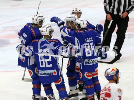 EBEL. Eishockey Bundesliga. VSV gegen	EC Red Bull Salzburg	. Torjubel Jan Urbas, Kevin Wehrs, Corey Locke, Florian Muehlstein, Dustin Johner (VSV). Villach, am 20.12.2016.
Foto: Kuess

---
pressefotos, pressefotografie, kuess, qs, qspictures, sport, bild, bilder, bilddatenbank