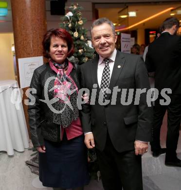 Sportgala. Nacht des Sports. Ehrung Sportler des Jahres.   Erik Schinegger mit Gattin Christa. Velden, 21.12.2016.
Foto: Kuess 
---
pressefotos, pressefotografie, kuess, qs, qspictures, sport, bild, bilder, bilddatenbank