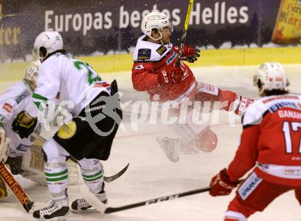 EBEL. Eishockey Bundesliga. KAC gegen 	HDD Olimpija Ljubljana. Matthew Neal,  (KAC), David Planko (Laibach). Klagenfurt, am 23.12.2016.
Foto: Kuess

---
pressefotos, pressefotografie, kuess, qs, qspictures, sport, bild, bilder, bilddatenbank